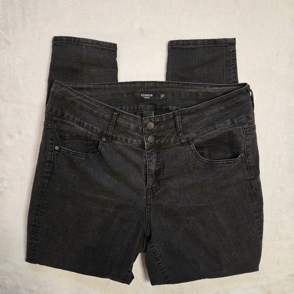 torrid Denim - Torrid Black Denim Size 16 Skinny High Rise Tapered Leg Pockets Ladies EUC